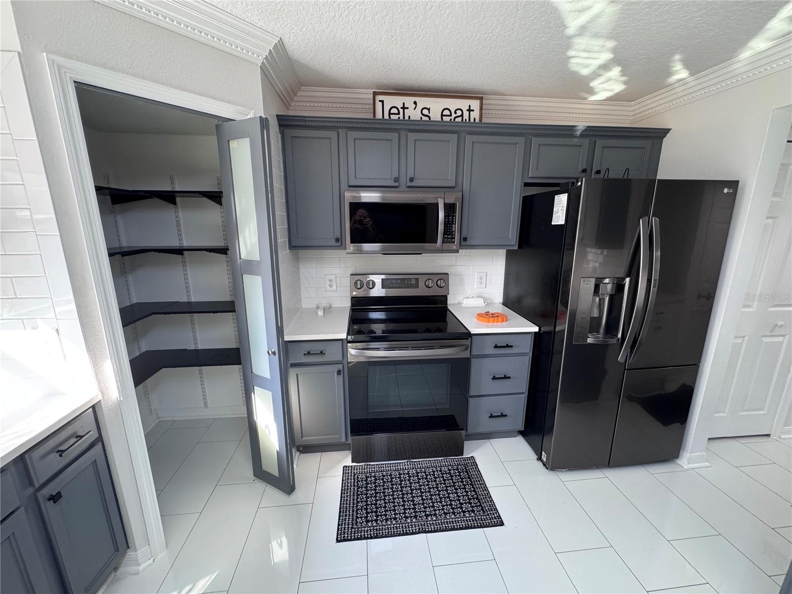 Image 25 of 63 For 4064 Sunny Day Way