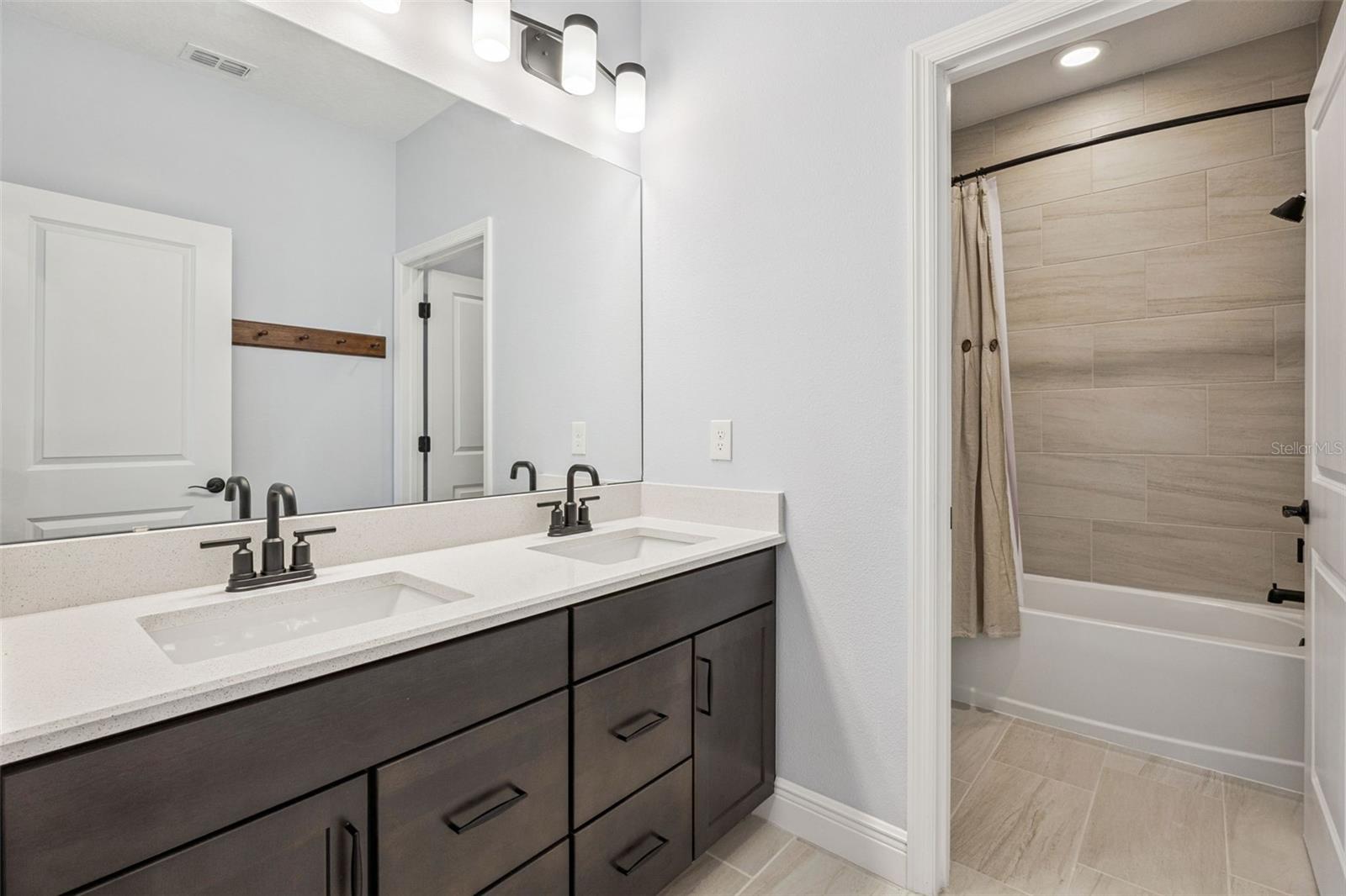 Image 37 of 53 For 10472 Petrillo Way