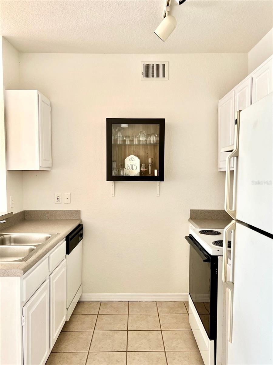 Image 9 of 27 For 8820 Dunes Court 304