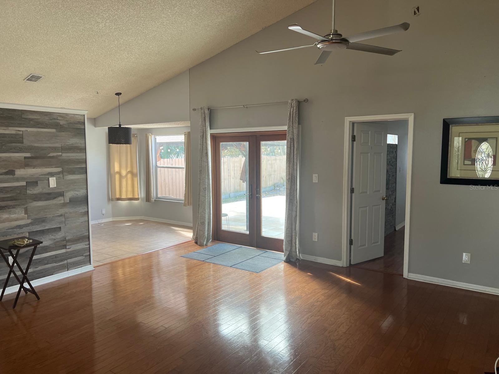 Image 8 of 16 For 11862 Hullbridge Court