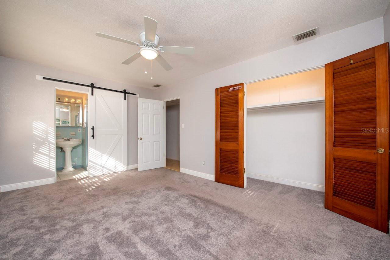 Image 19 of 29 For 640 Roberta Avenue