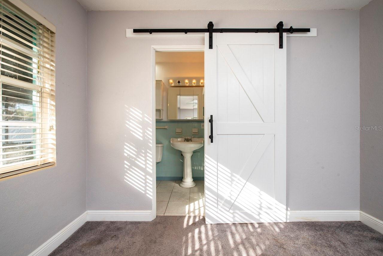 Image 21 of 29 For 640 Roberta Avenue