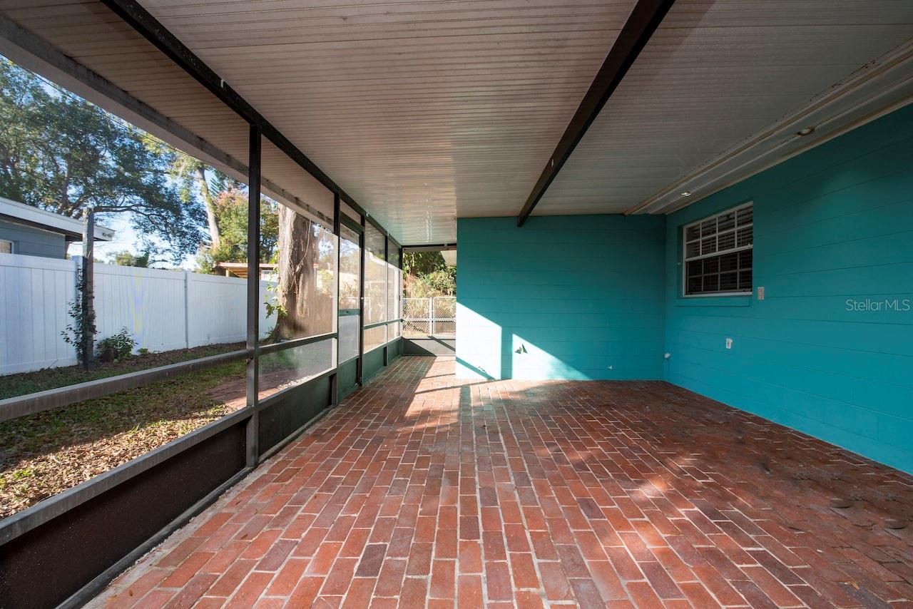 Image 27 of 29 For 640 Roberta Avenue