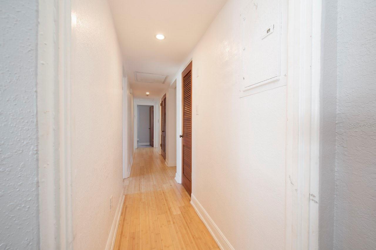 Image 9 of 29 For 640 Roberta Avenue