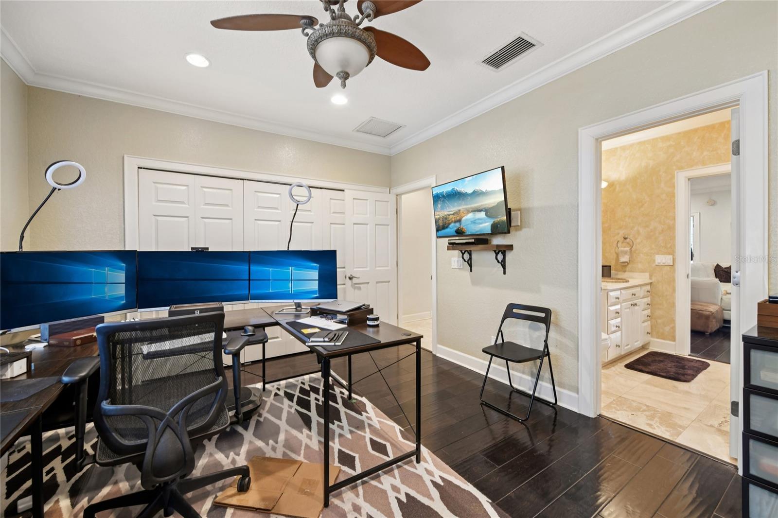 Image 36 of 73 For 5145 Latrobe Drive