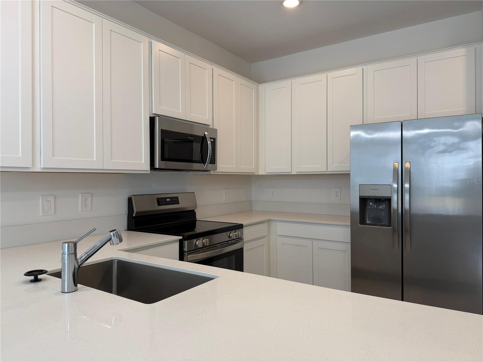 Image 4 of 19 For 2950 Savoir Avenue