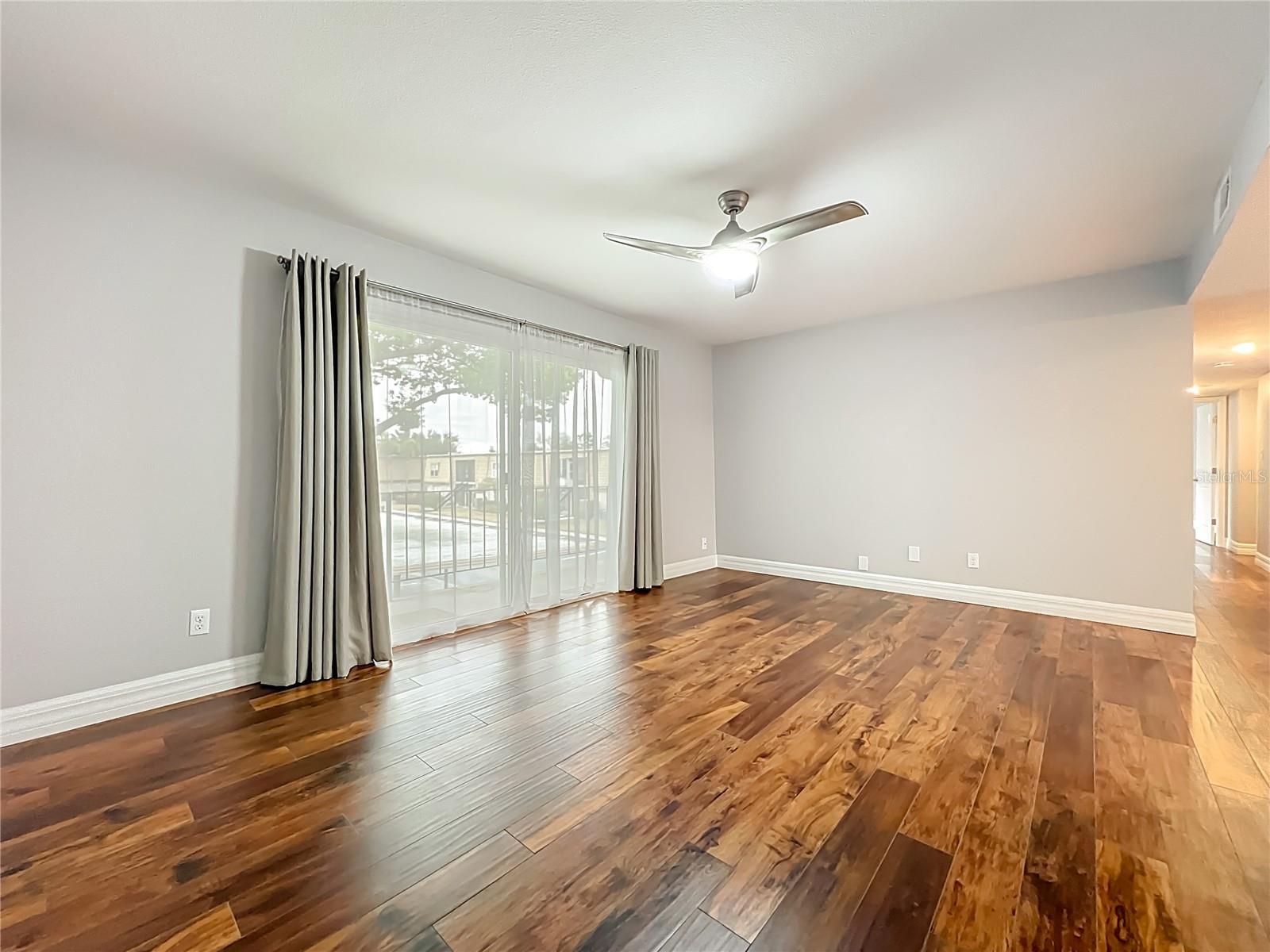 Image 23 of 52 For 200 Saint Andrews Boulevard 2504