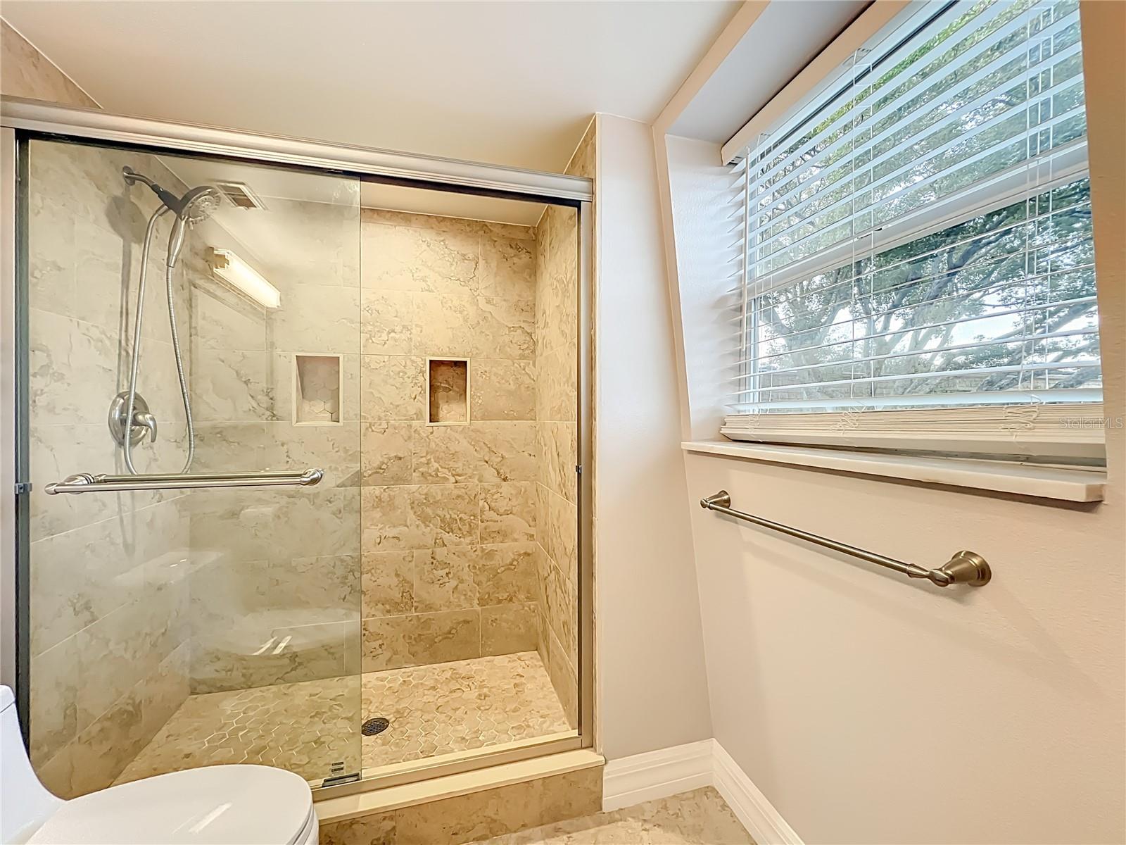 Image 37 of 52 For 200 Saint Andrews Boulevard 2504