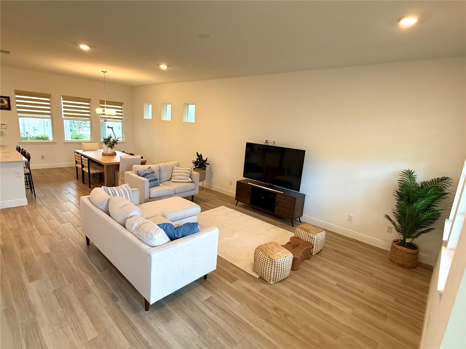 Image 12 of 38 For 9922 Rodbell Street