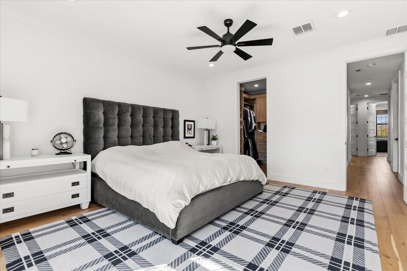 Image 34 of 61 For 68 Park Avenue