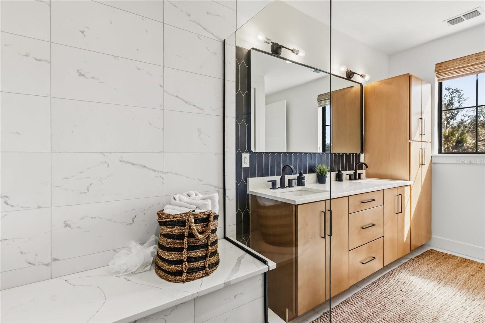 Image 38 of 61 For 68 Park Avenue