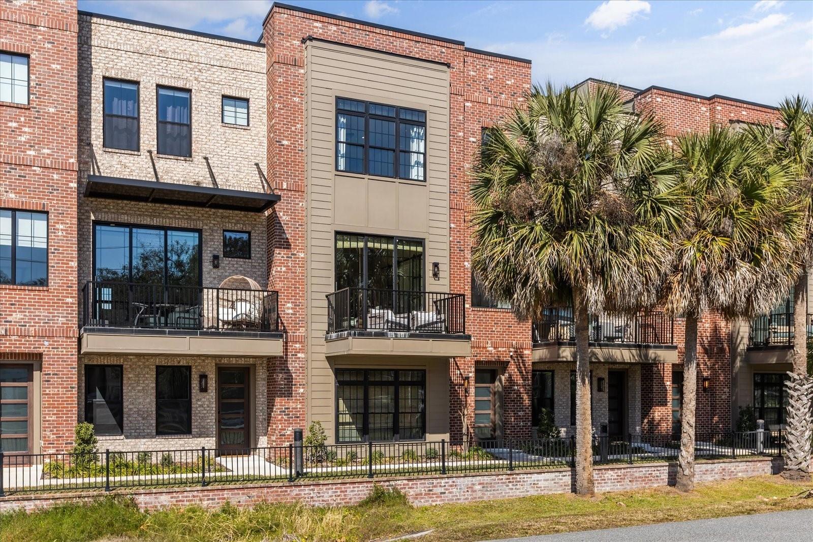 Image 4 of 61 For 68 Park Avenue