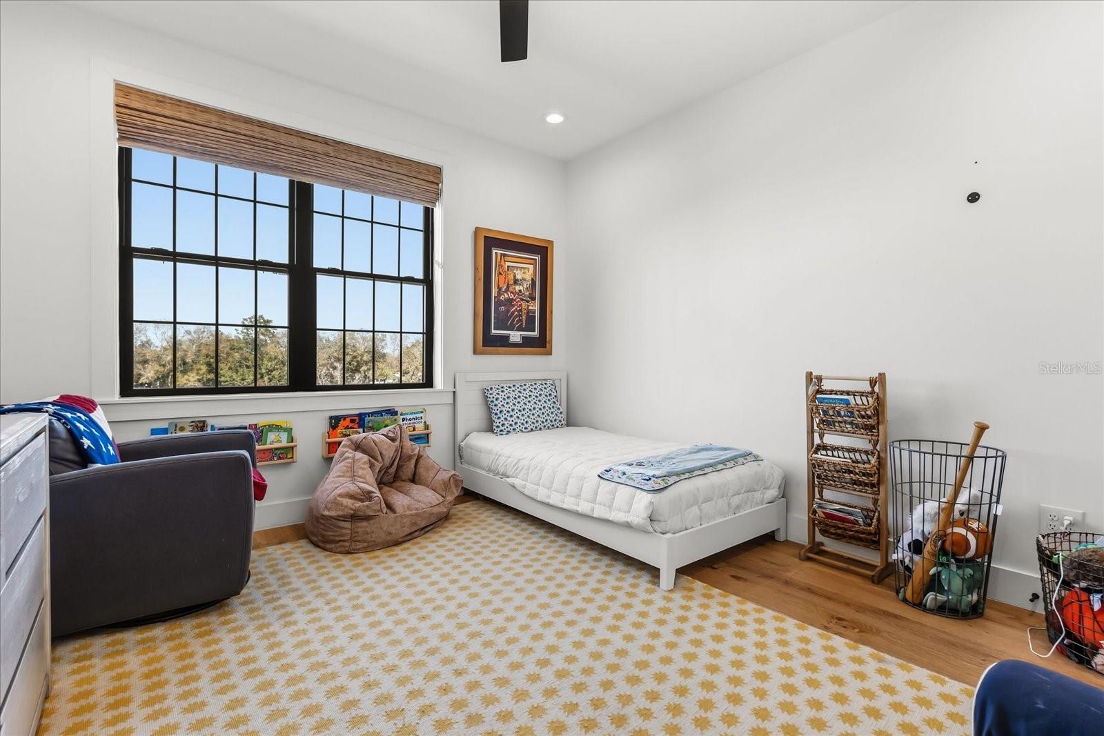 Image 42 of 61 For 68 Park Avenue