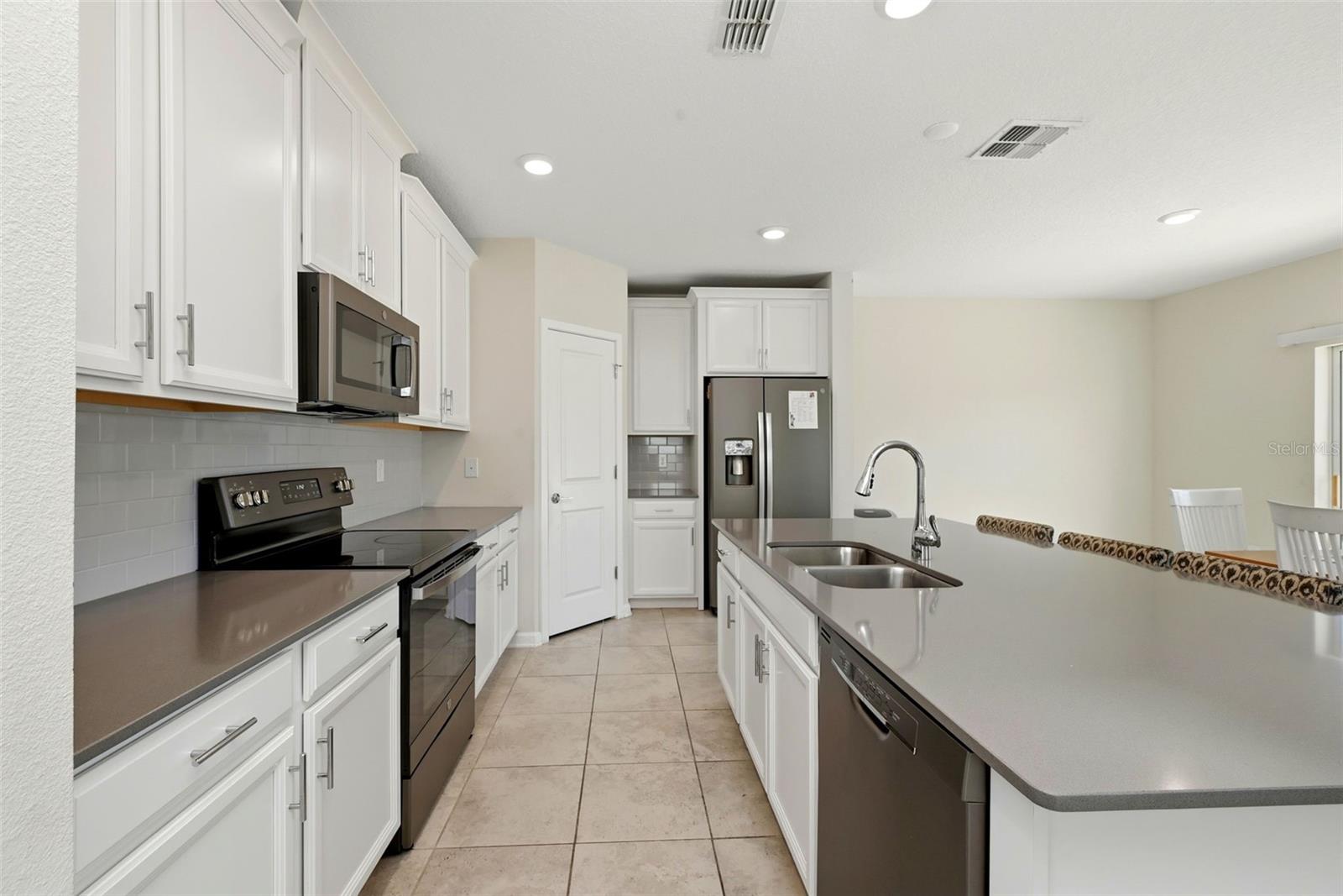 Image 23 of 42 For 2850 Alder Berry Boulevard