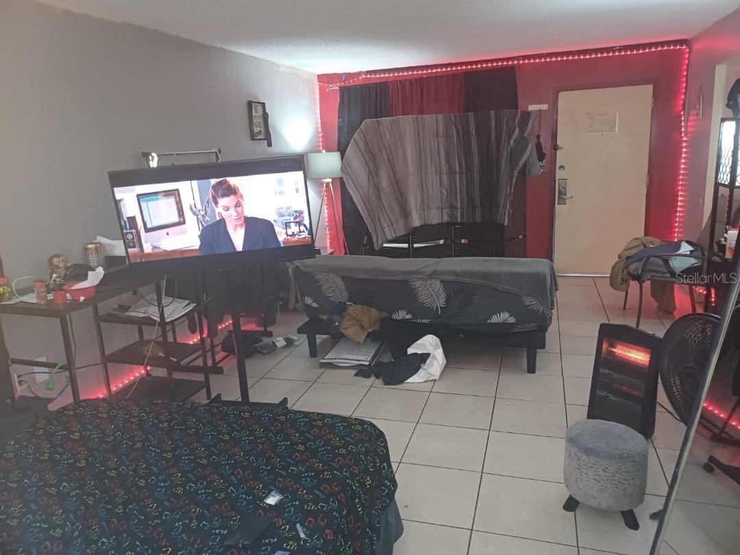 Image 3 of 4 For 8421 Orange Blossom Trail 411