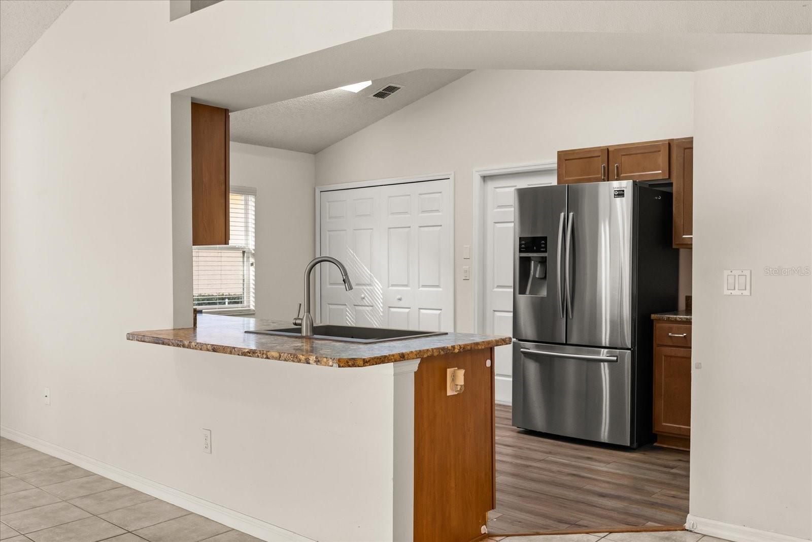 Image 11 of 37 For 3577 Rollingbrook Street