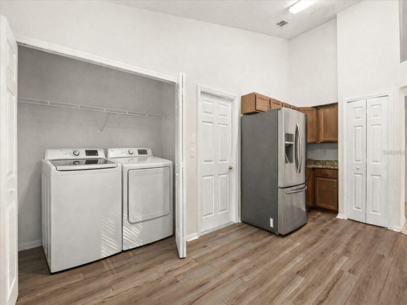 Image 14 of 37 For 3577 Rollingbrook Street