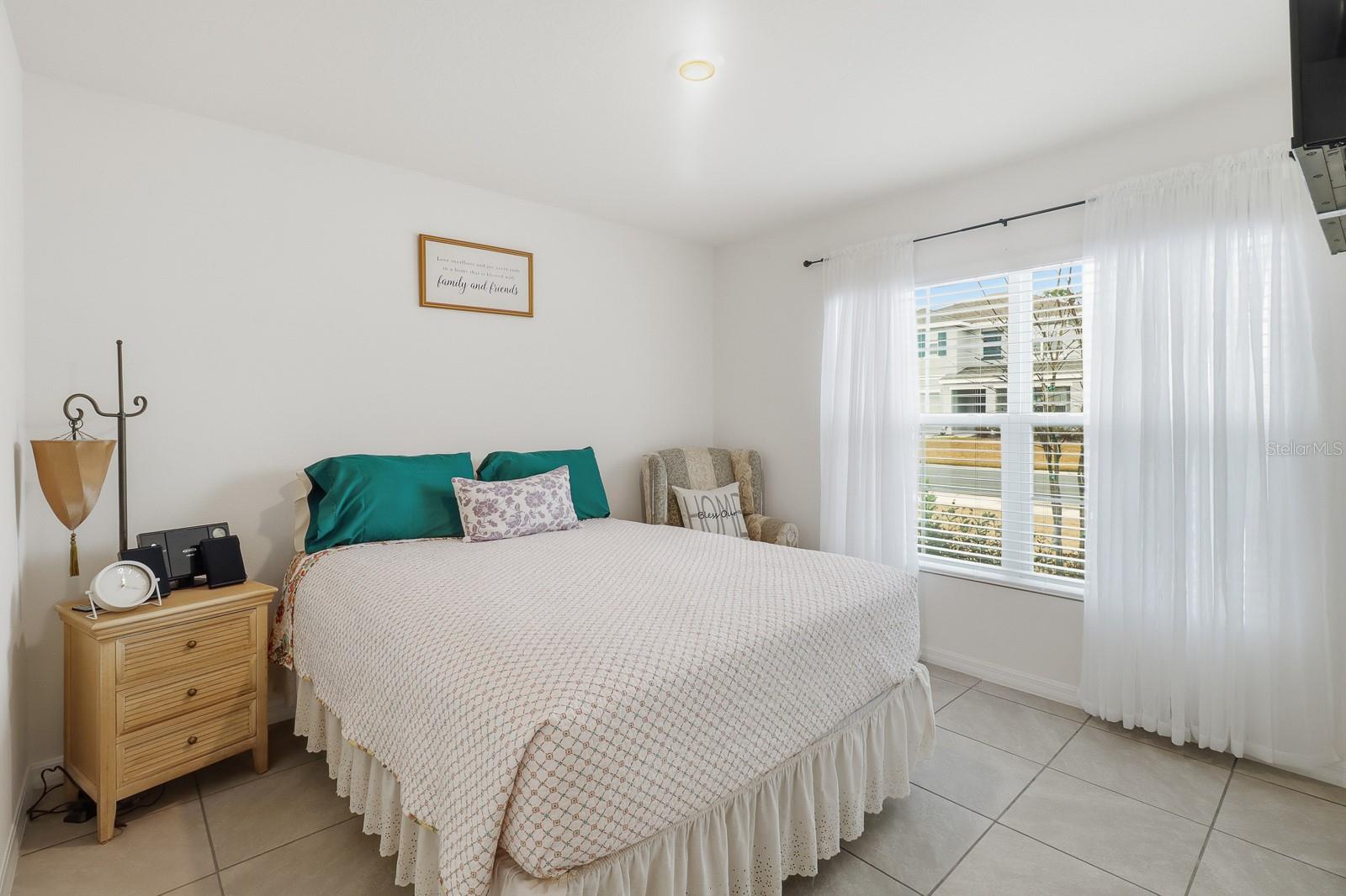 Image 4 of 19 For 11446 72nd Avenue