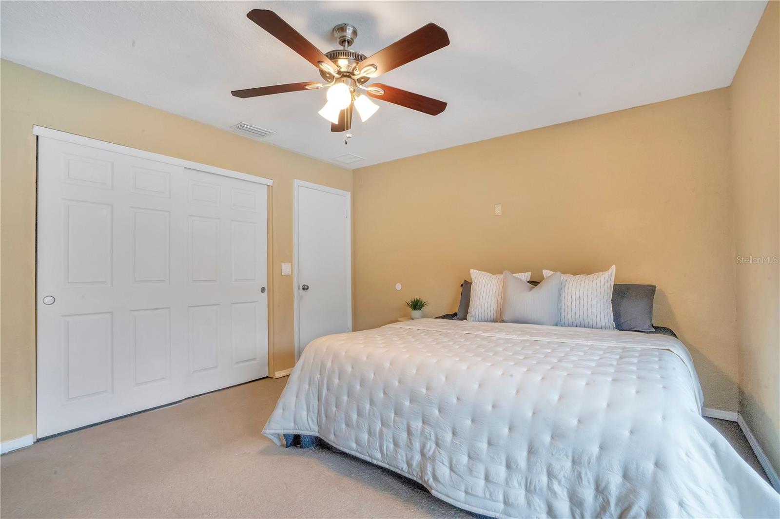 Image 19 of 45 For 361 Violet Dell