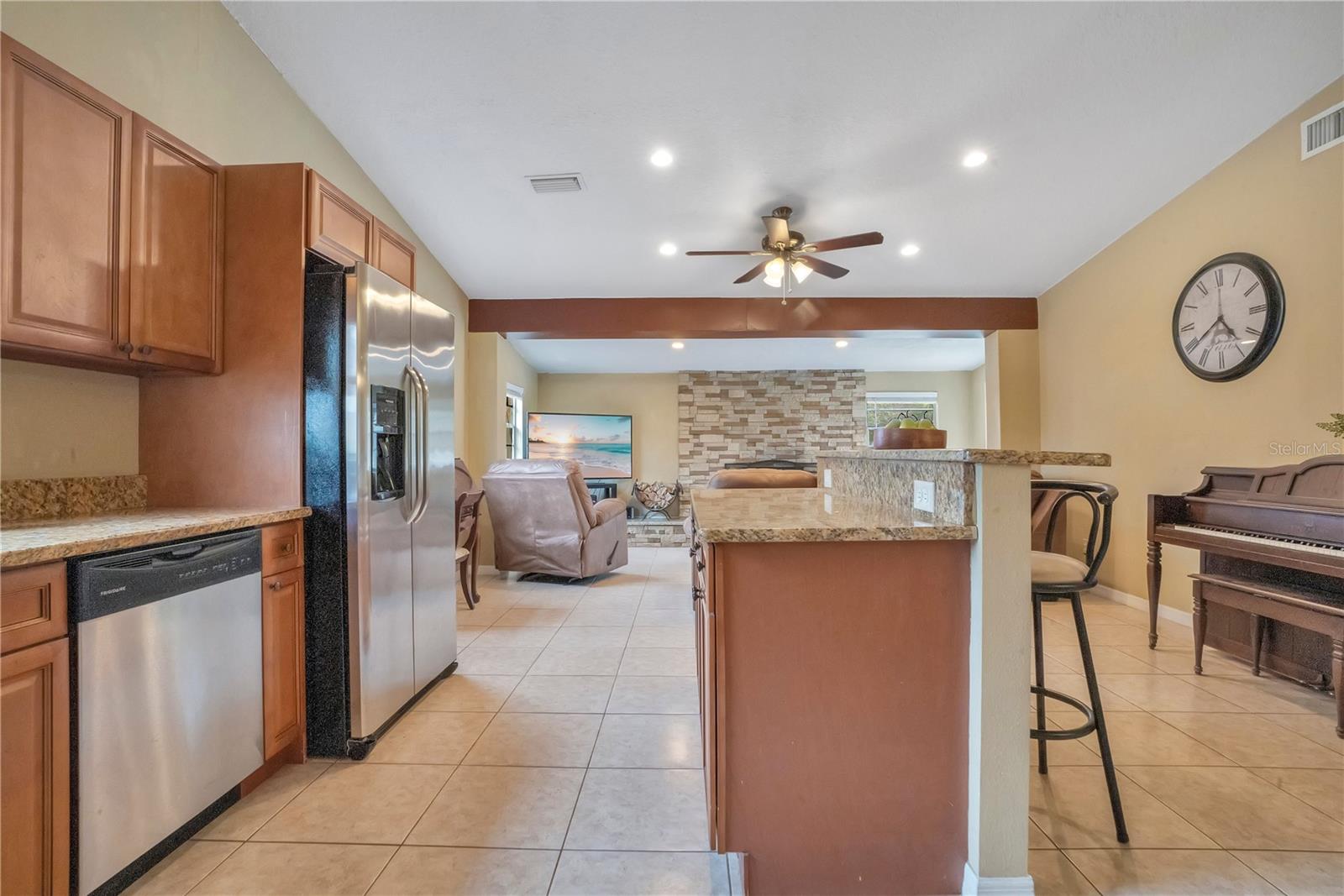 Image 22 of 45 For 361 Violet Dell