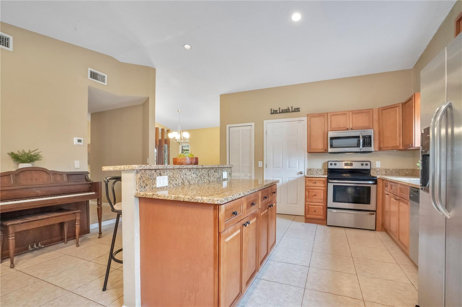 Image 23 of 45 For 361 Violet Dell