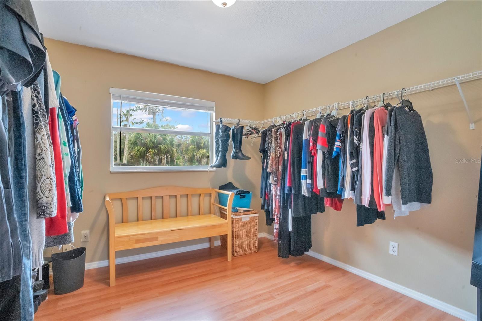 Image 28 of 45 For 361 Violet Dell