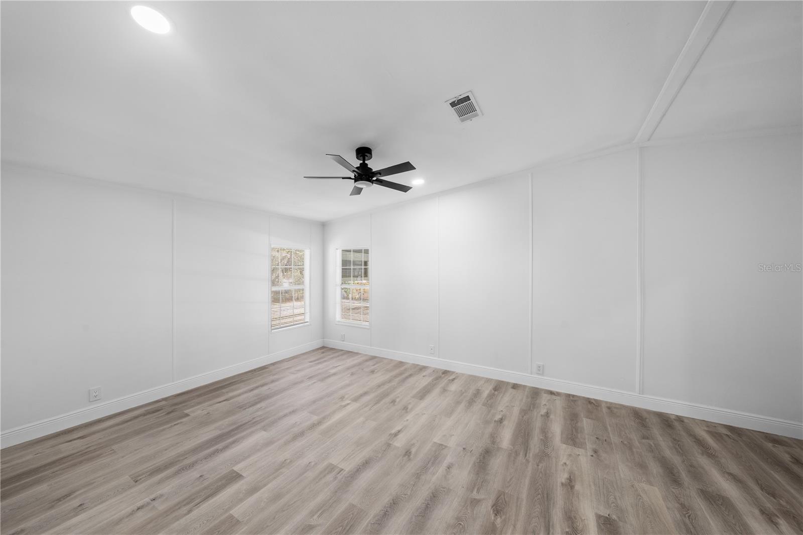 Image 11 of 57 For 27846 Pelican Isle Drive