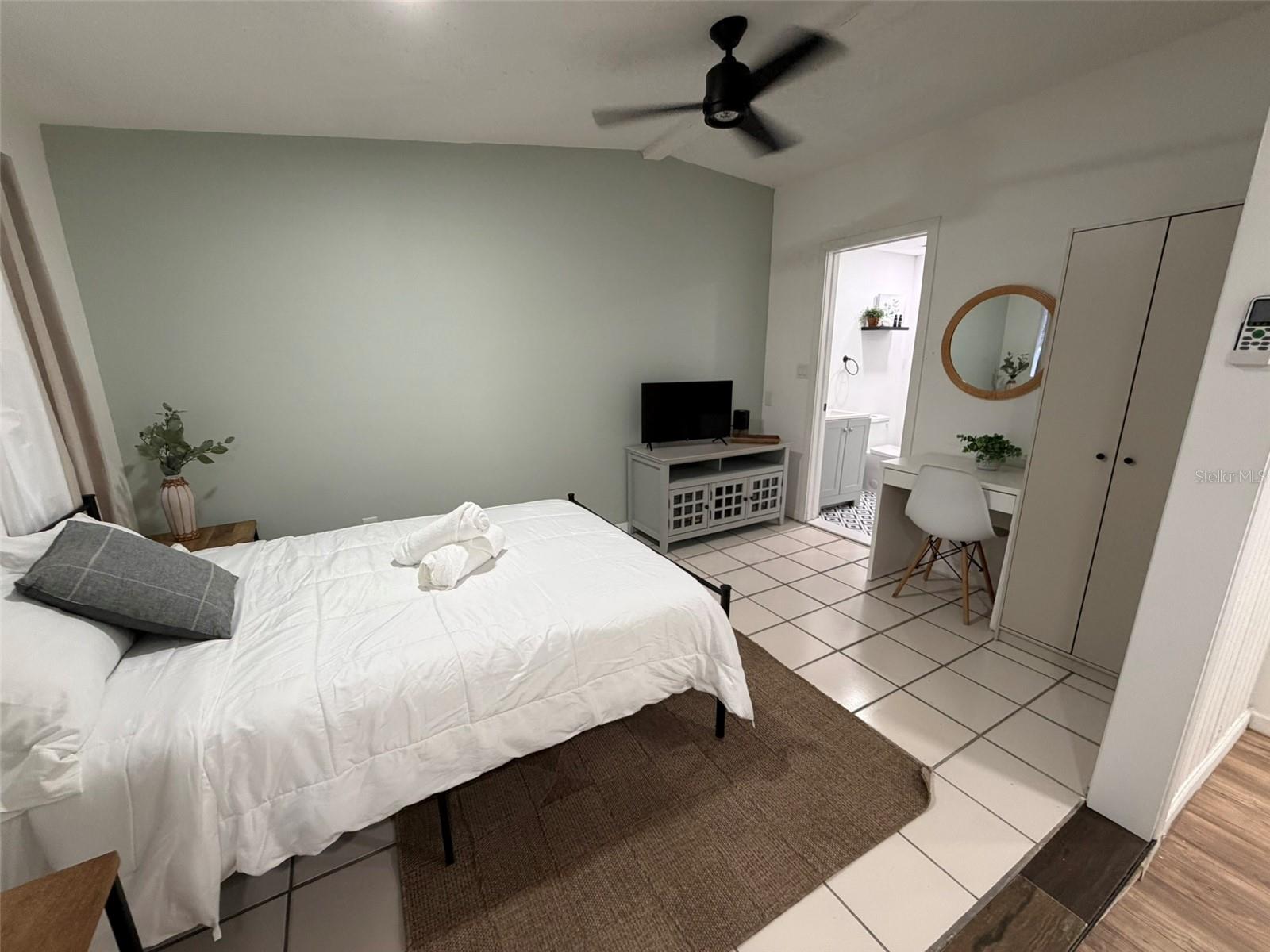 Image 6 of 15 For 1100 Murdock Boulevard