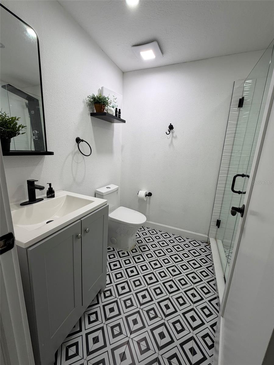 Image 8 of 15 For 1100 Murdock Boulevard