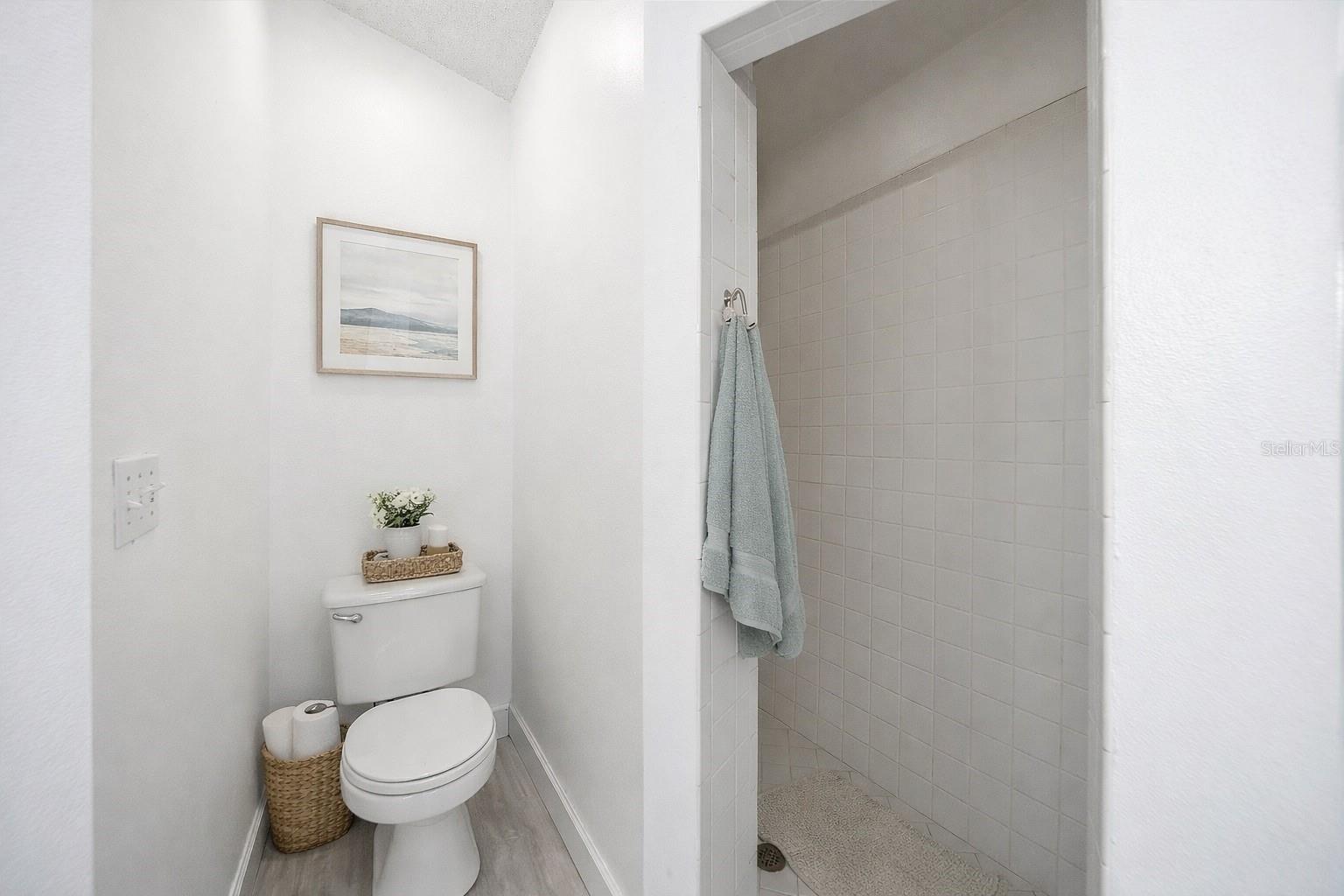 Image 11 of 21 For 7151 Edgewater Shores Court