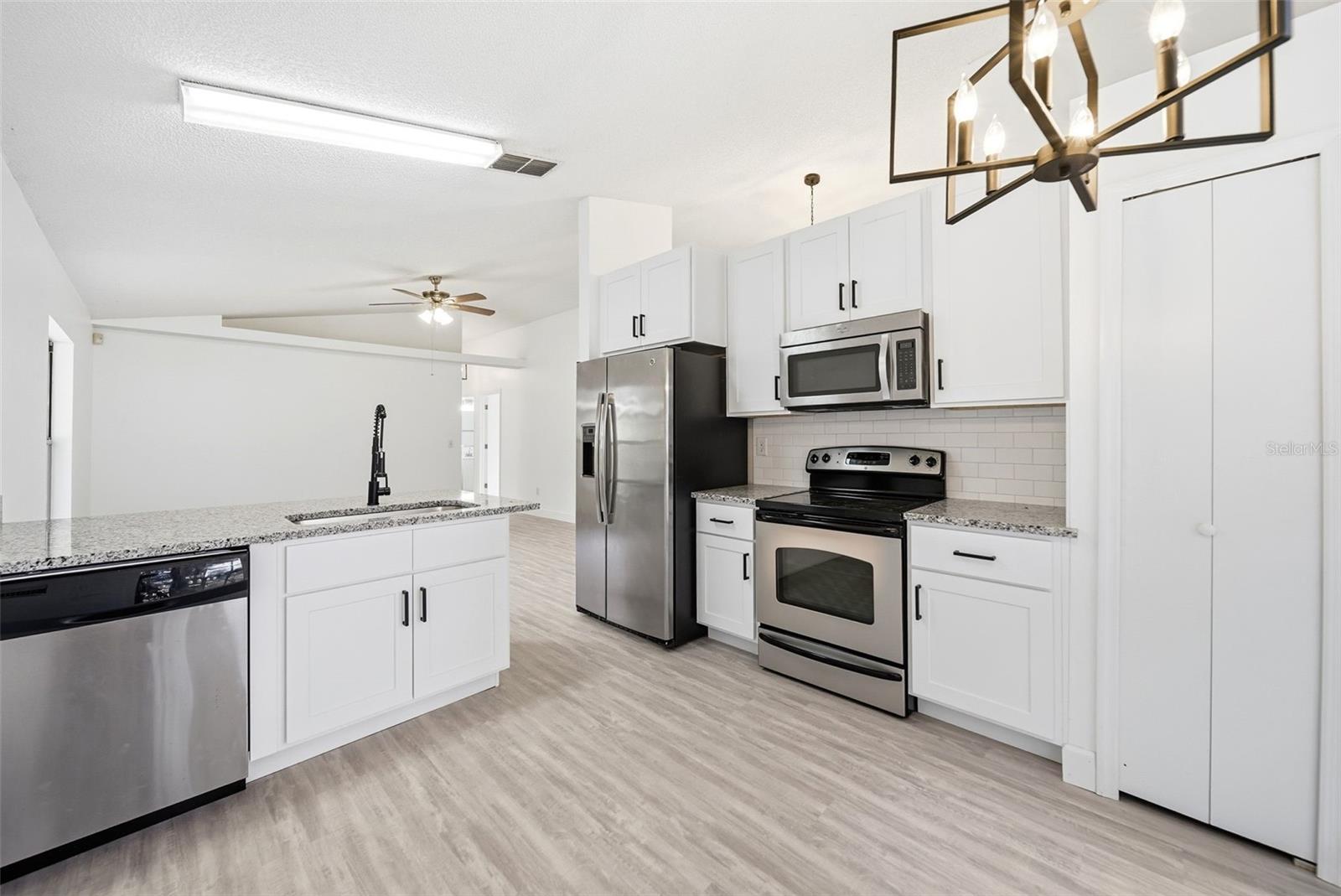 Image 3 of 21 For 7151 Edgewater Shores Court