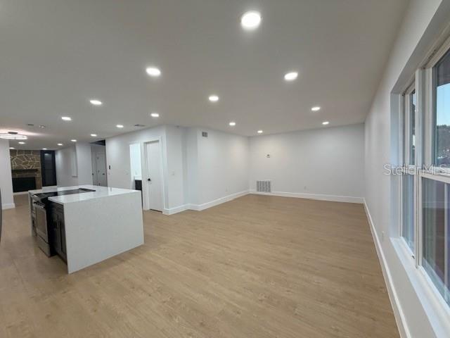 Image 5 of 22 For 2462 Albany Drive