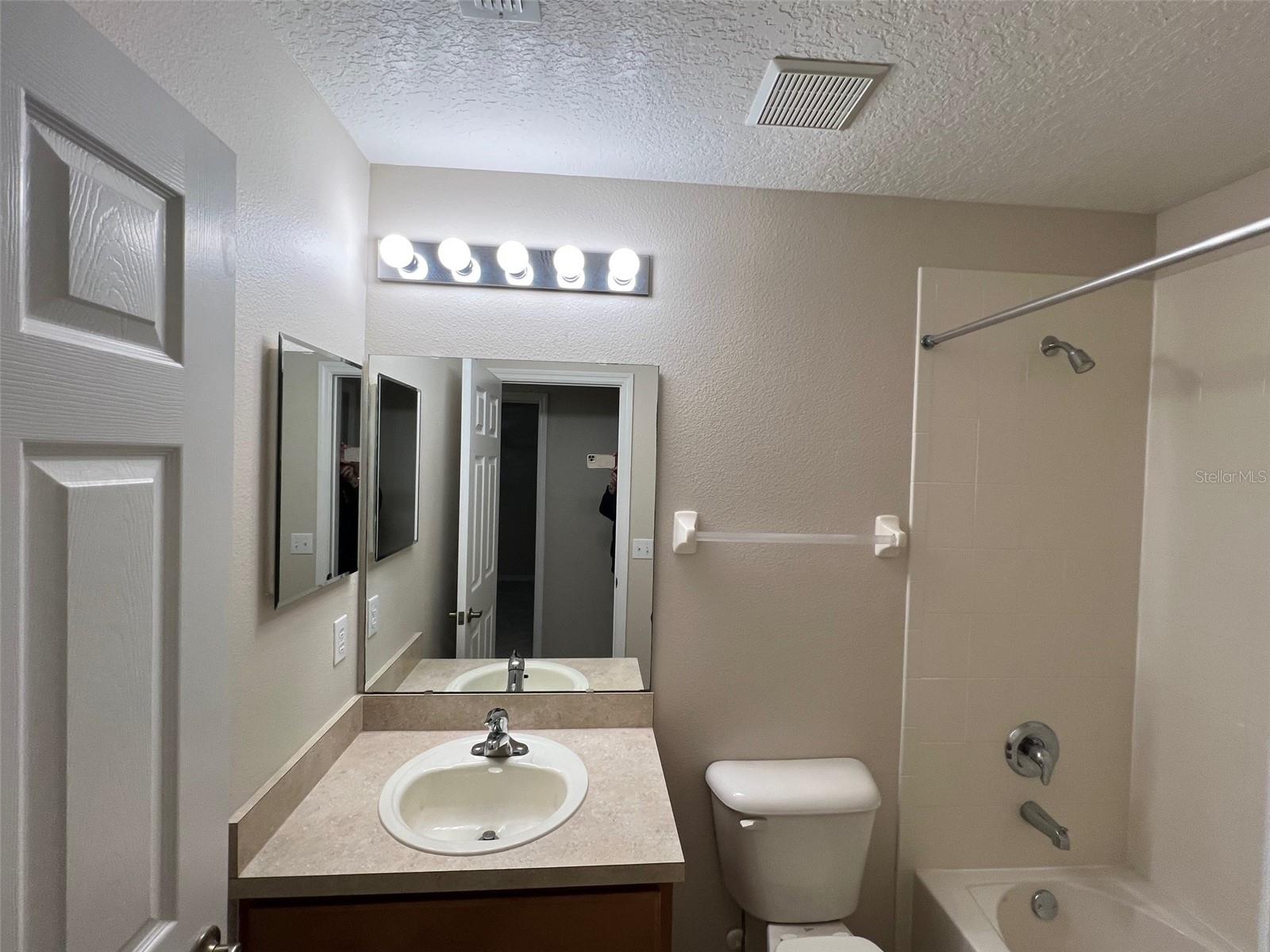 Image 18 of 25 For 5039 Shorewood Landing Lane