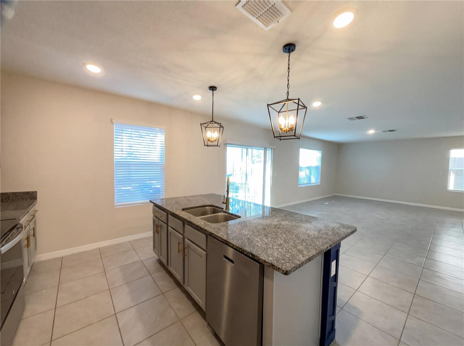 Listing photo id 8 for 11327 Amber Ridge Drive