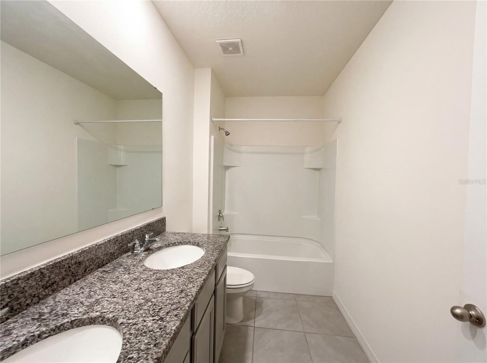 Listing photo id 18 for 11327 Amber Ridge Drive