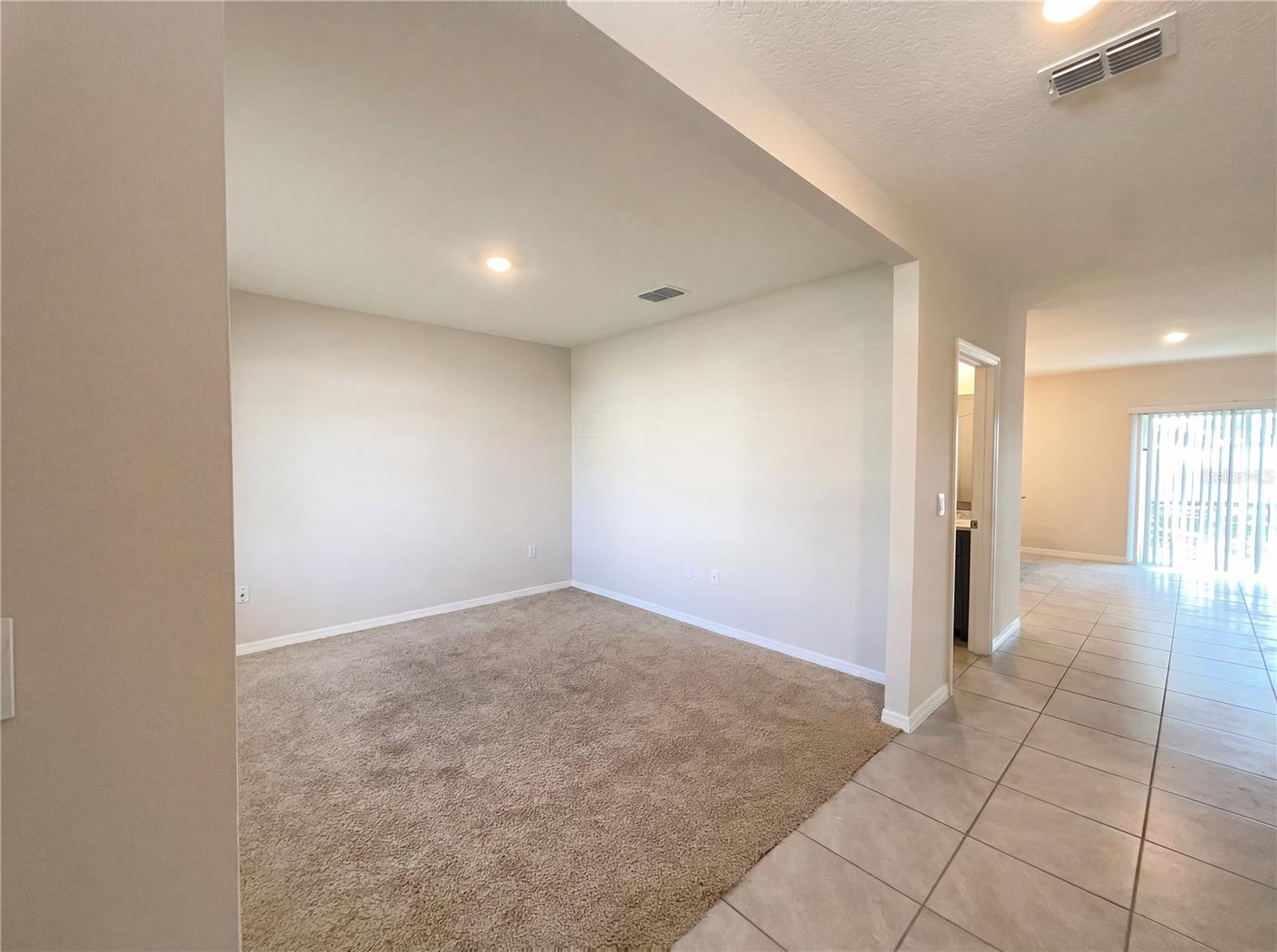 Listing photo id 5 for 11327 Amber Ridge Drive