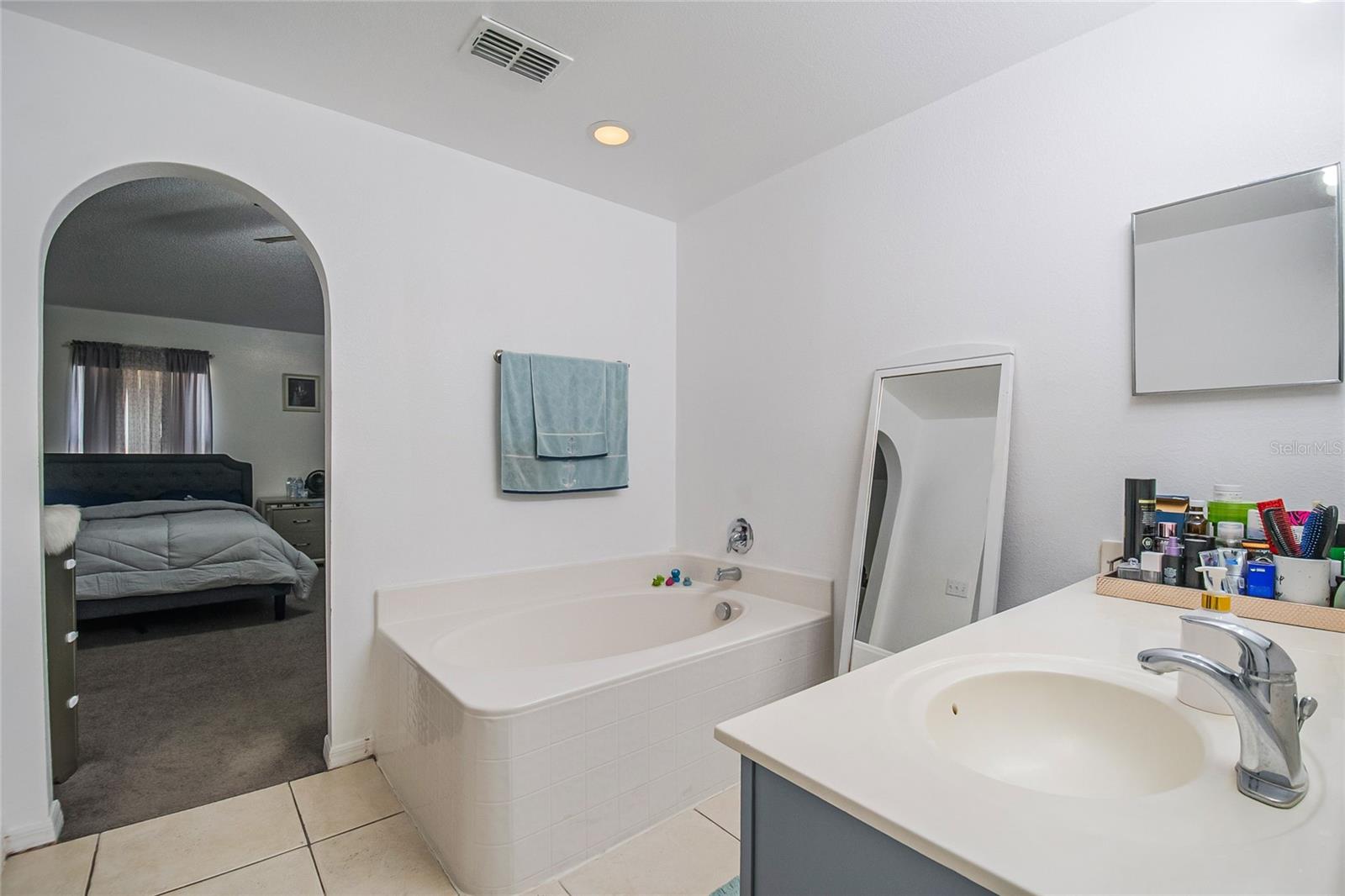 Image 22 of 36 For 6 Alicante Court