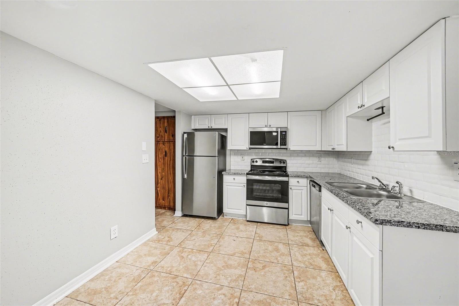 Image 5 of 15 For 7321 Rosarian Drive