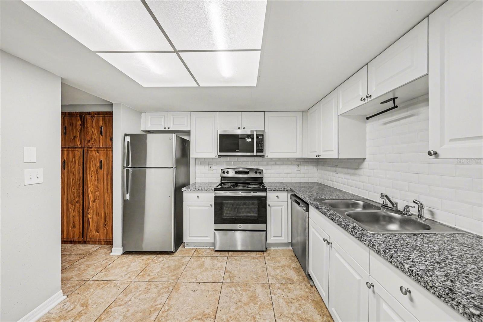 Image 7 of 15 For 7321 Rosarian Drive