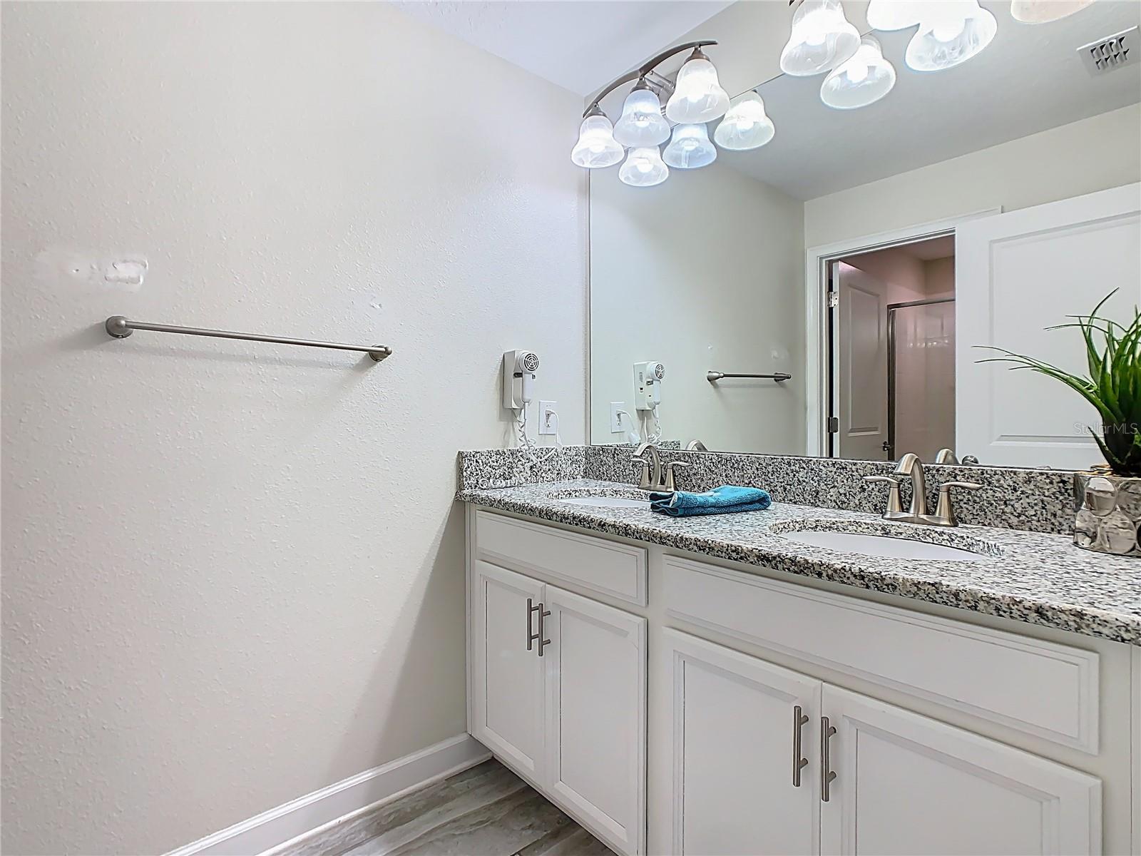 Image 12 of 36 For 1579 Moon Valley Dr