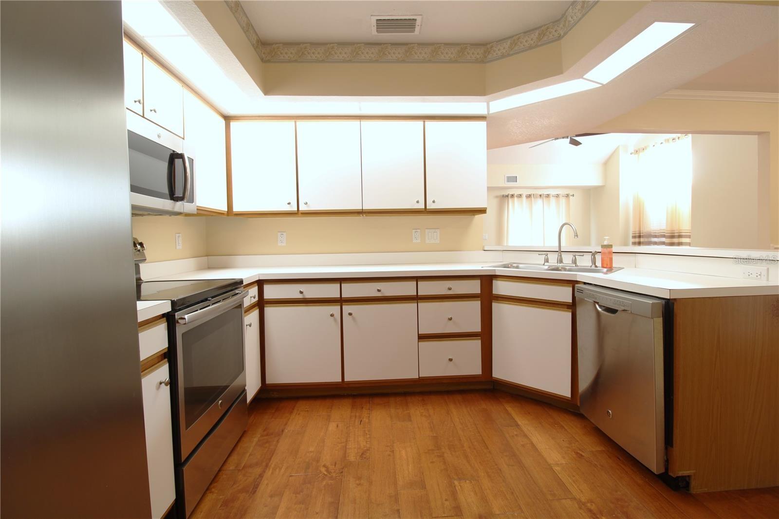 Image 13 of 44 For 2210 Maryday Court