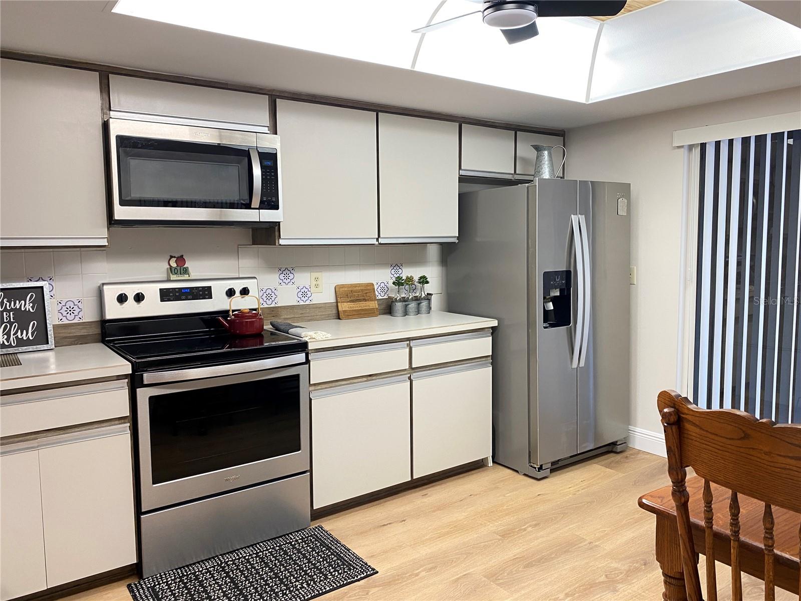 Image 14 of 82 For 1055 Kensington Park Drive 808