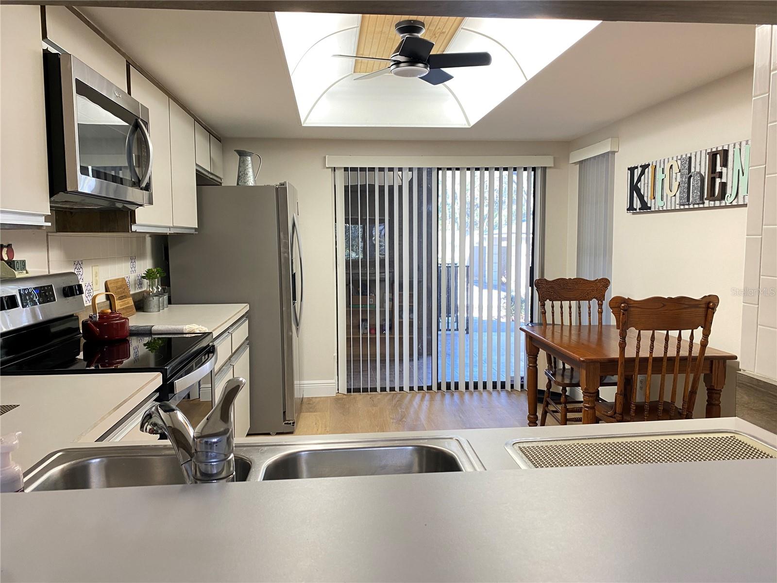 Image 16 of 82 For 1055 Kensington Park Drive 808