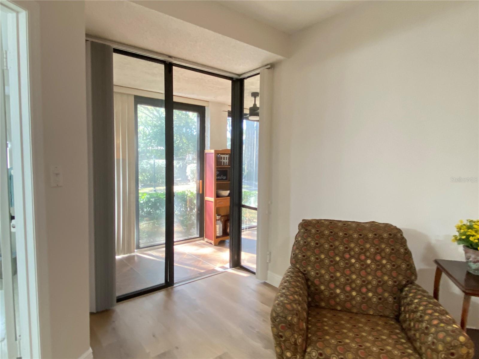 Image 21 of 82 For 1055 Kensington Park Drive 808