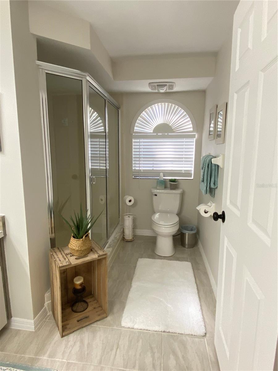 Image 22 of 82 For 1055 Kensington Park Drive 808