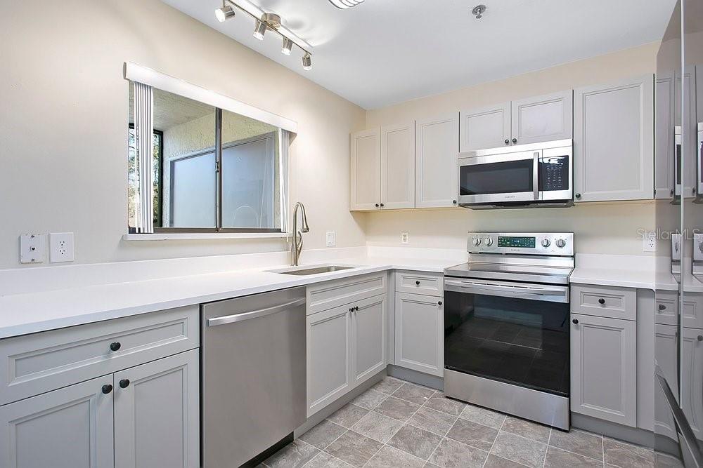 Image 11 of 34 For 7814 Shadowood Drive 509