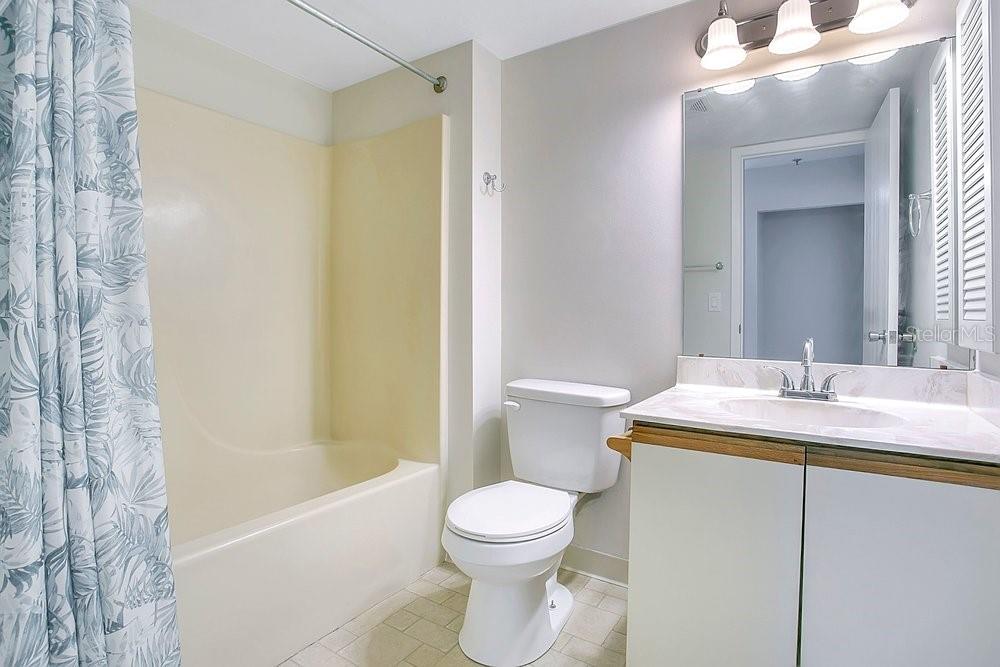 Image 13 of 34 For 7814 Shadowood Drive 509