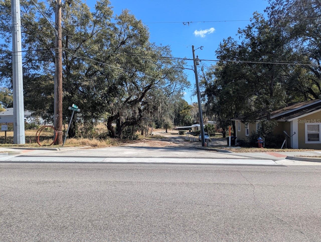 Image 15 of 23 For 152 Saunders Street