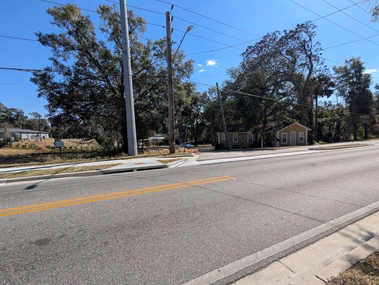 Image 16 of 23 For 152 Saunders Street