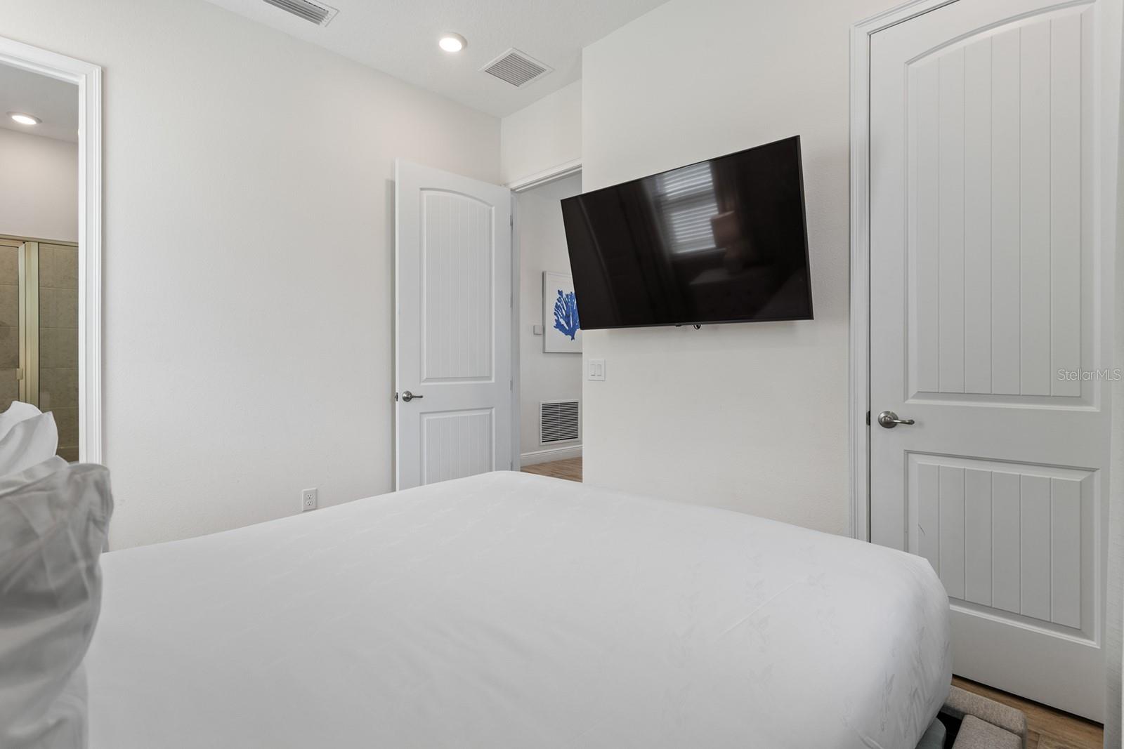 Image 26 of 63 For 7996 Lost Shaker Lane